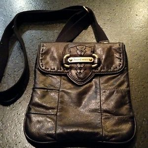 Adorable Juicy crossbody soft  comfy leather